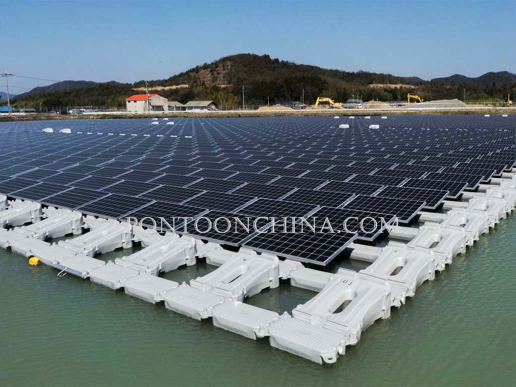 floating_solar_power_plant_at_Nishihira