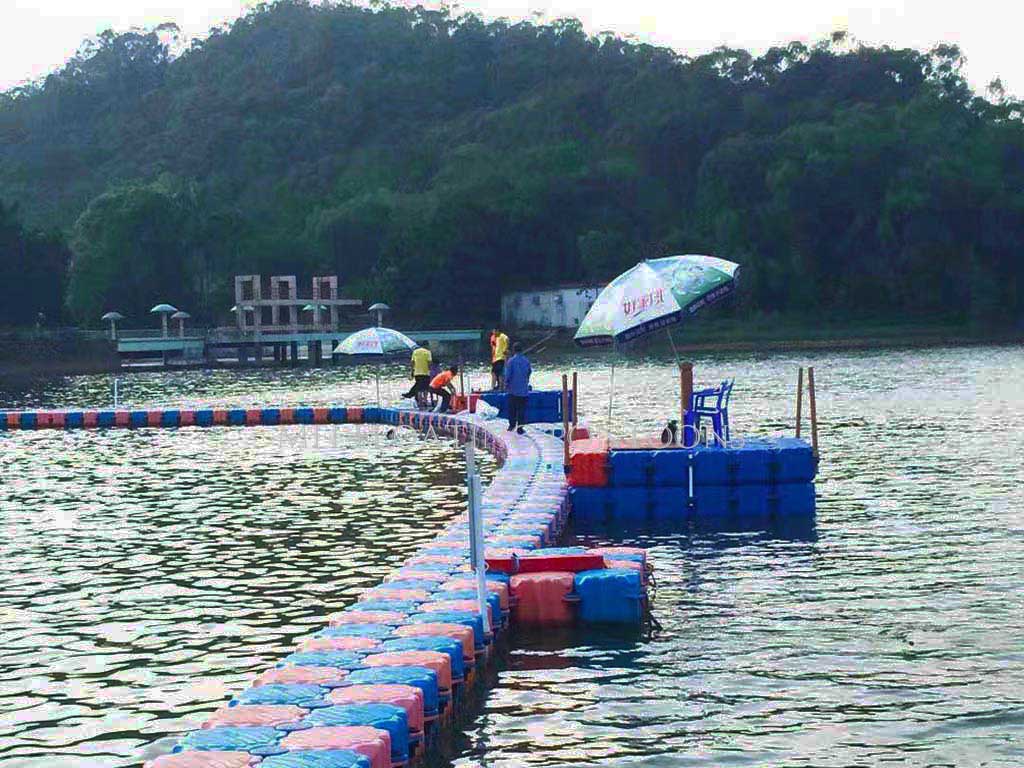 floating swimming pool for lake