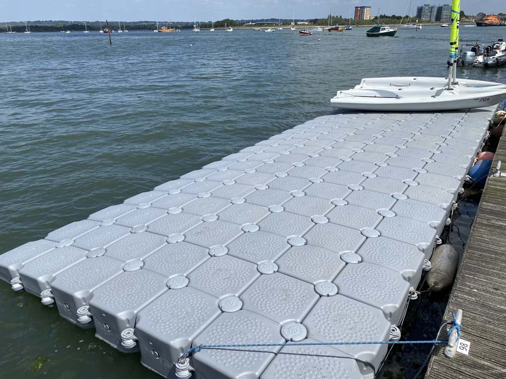 Aquadock floating pontoons
